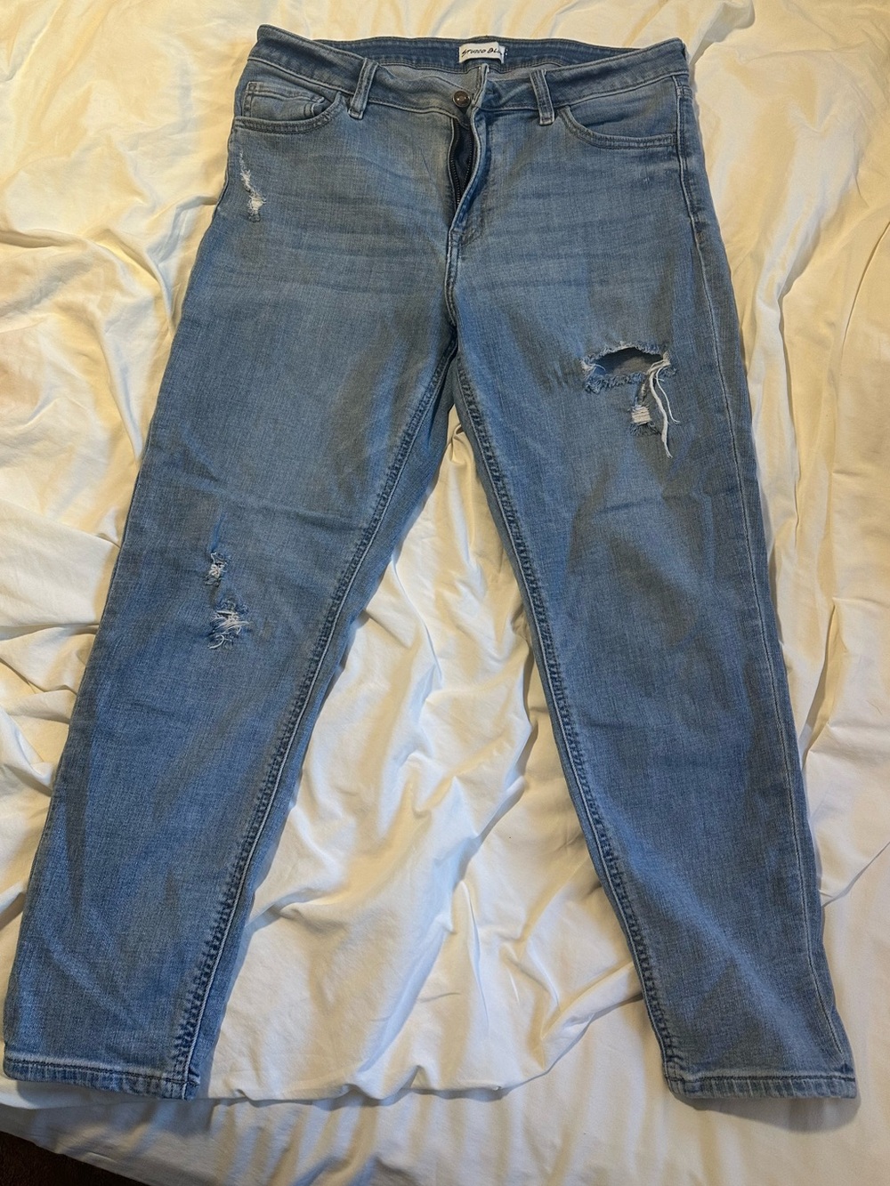 Studio Blue Women’s Distressed Light Blue Jeans